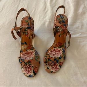 Gianni Bin Blush Sandal Block Heel